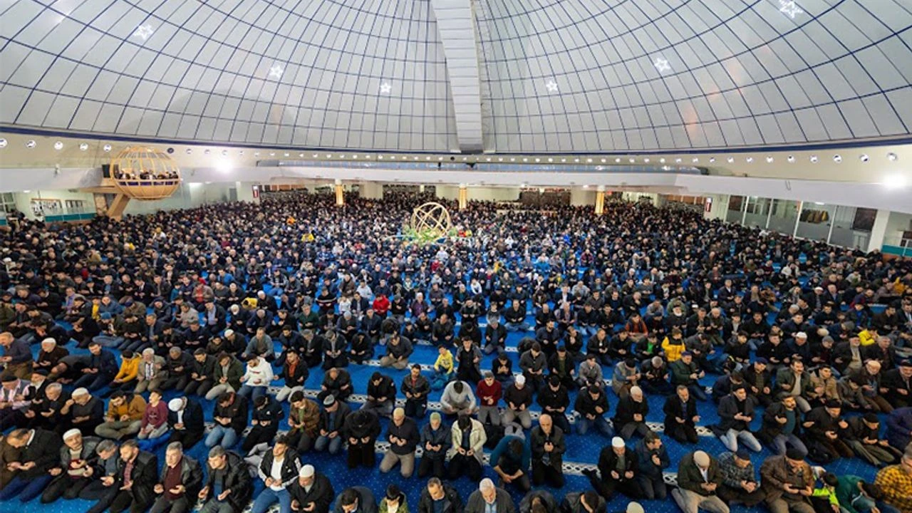Erzincan'da hatimle teravih namazı kılınacak camiler açıklandı