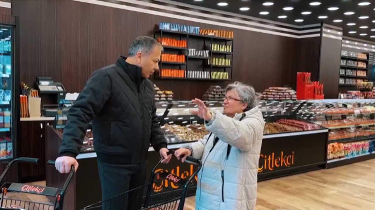 Bakanlar, boykot çağrılarına karşı alışveriş yaptı