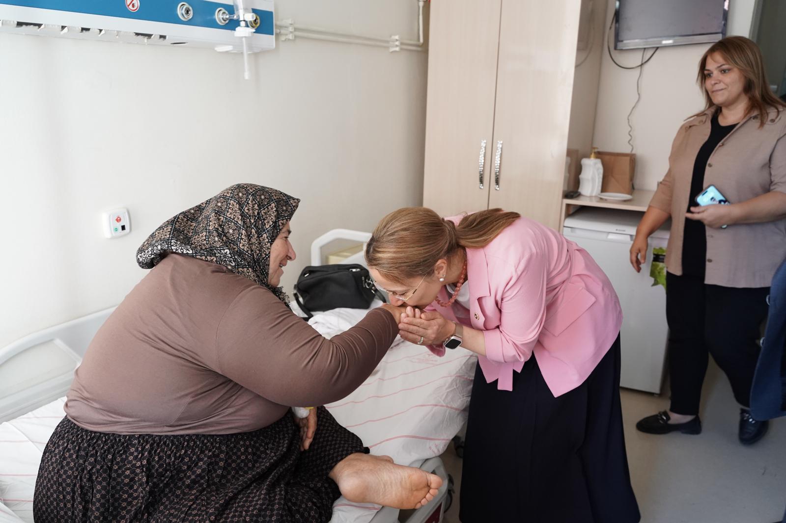 Milletvekili Derya Bakbak'tan 25 Aralık Devlet Hastanesine ziyaret