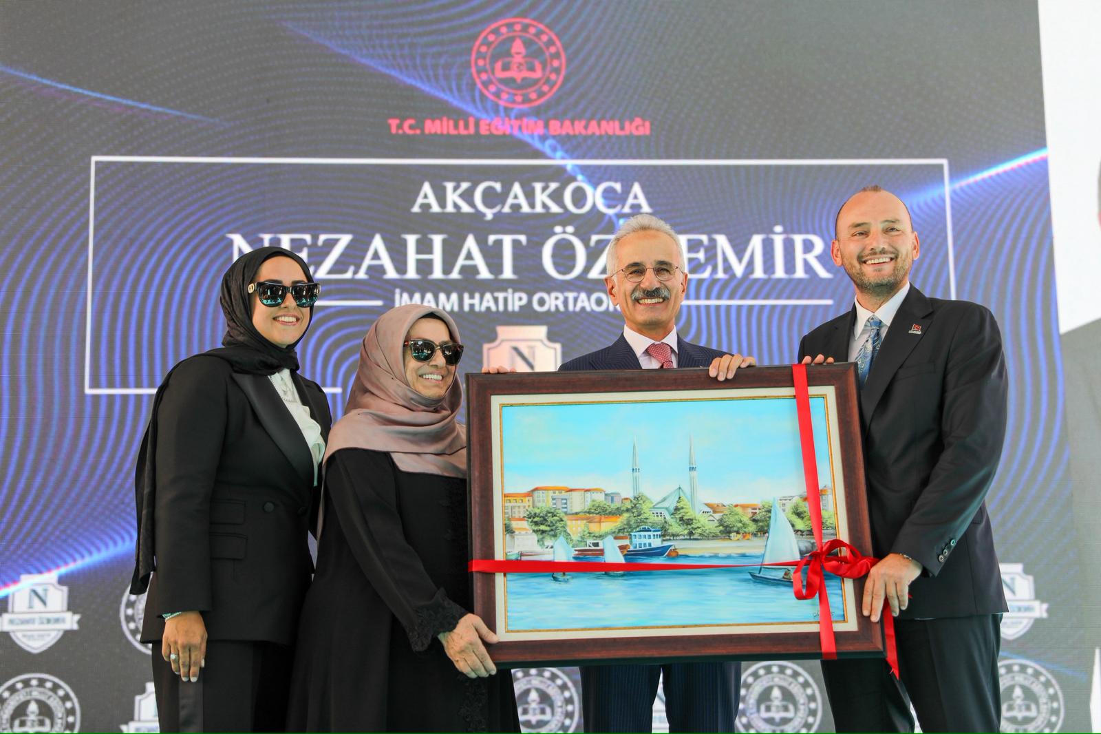 MÜSİAD Başkanı Özdemir, annesi adına Akçakoca’da okul yaptırdı