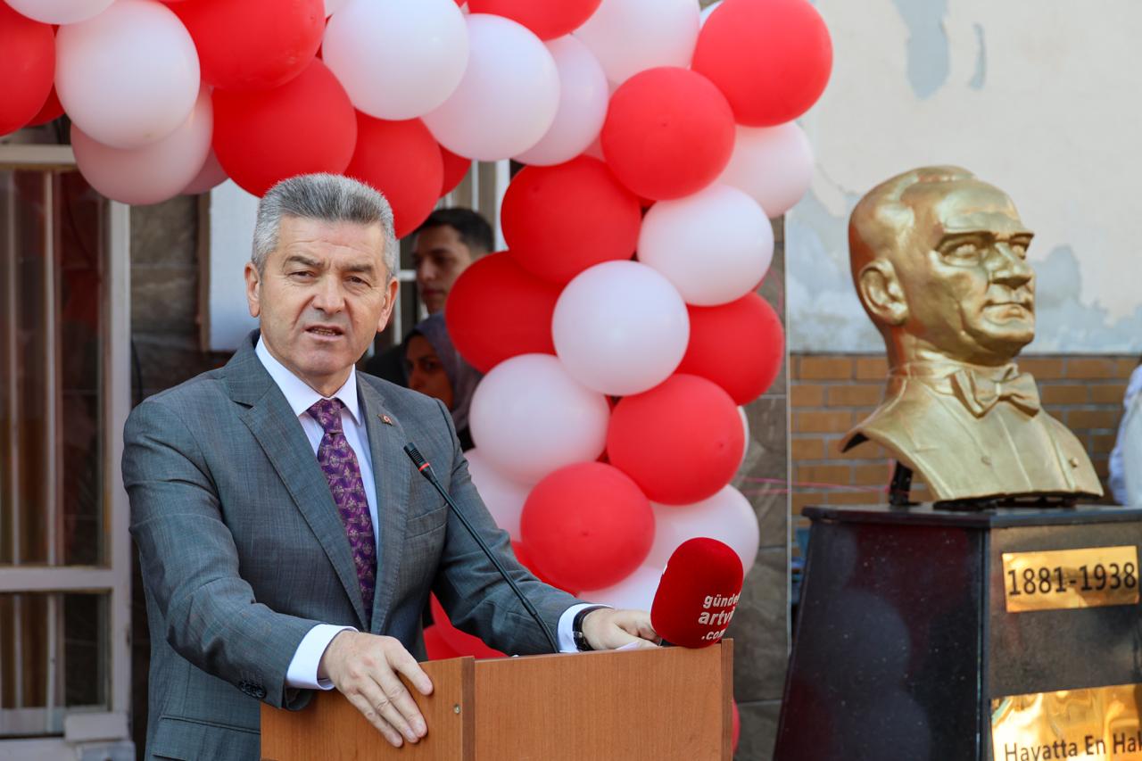 Artvin’de yeni eğitim öğretim yılının ilk ders zili çaldı