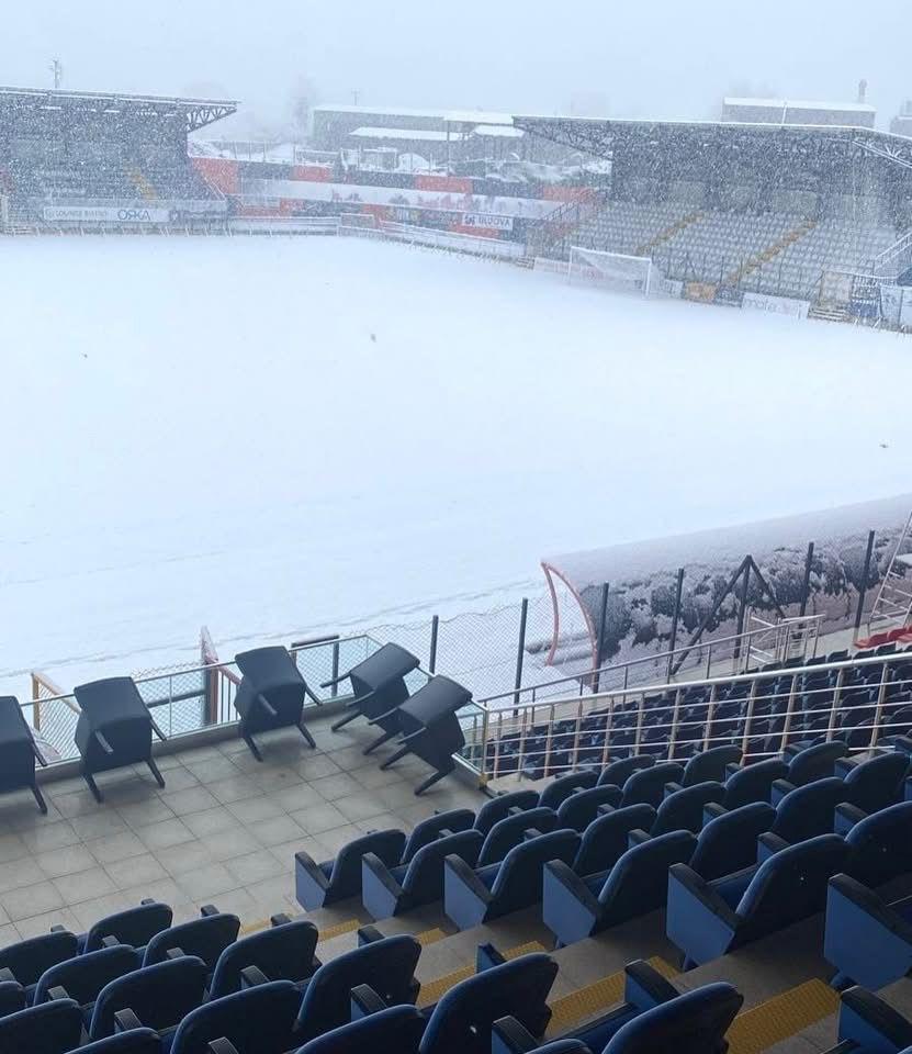 Yoğun kar maçı iptal ettirdi