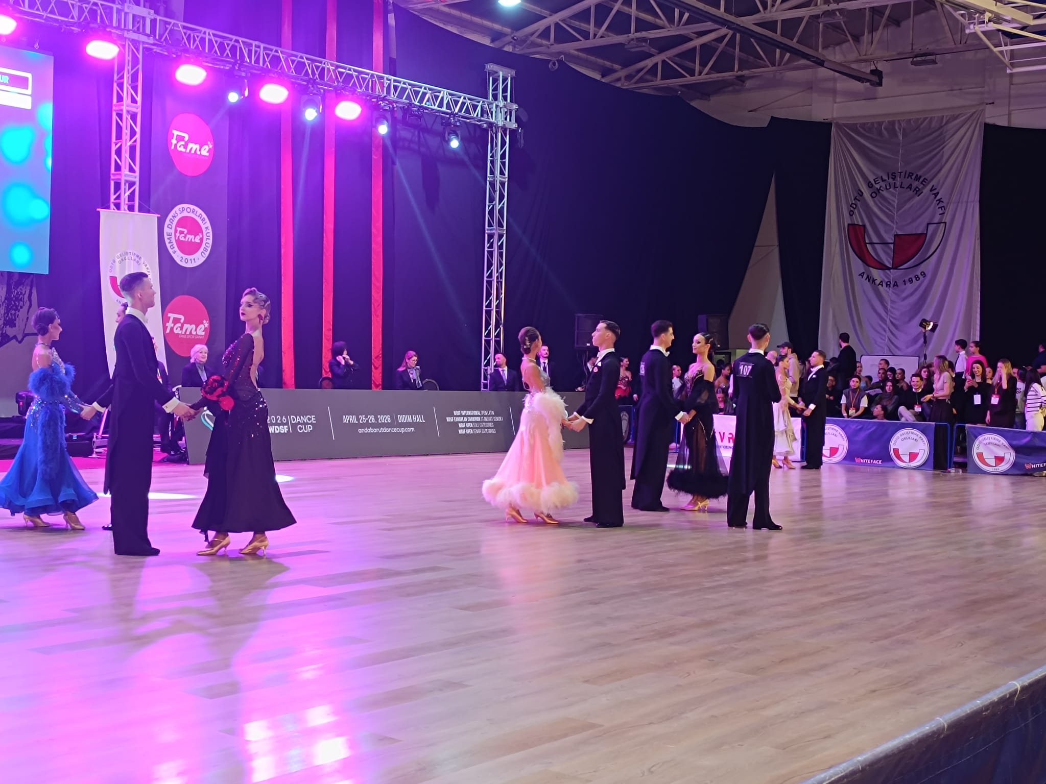 Dünya dansının ritmi Ankara’da attı