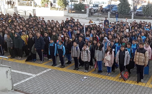 Okullarda ders zili yeniden çaldı