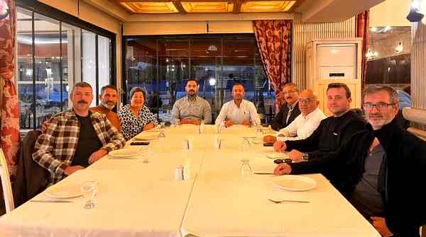 Çanakkale Kent Konseyi Başkanı Fırat, muhtarlarla bir araya geldi