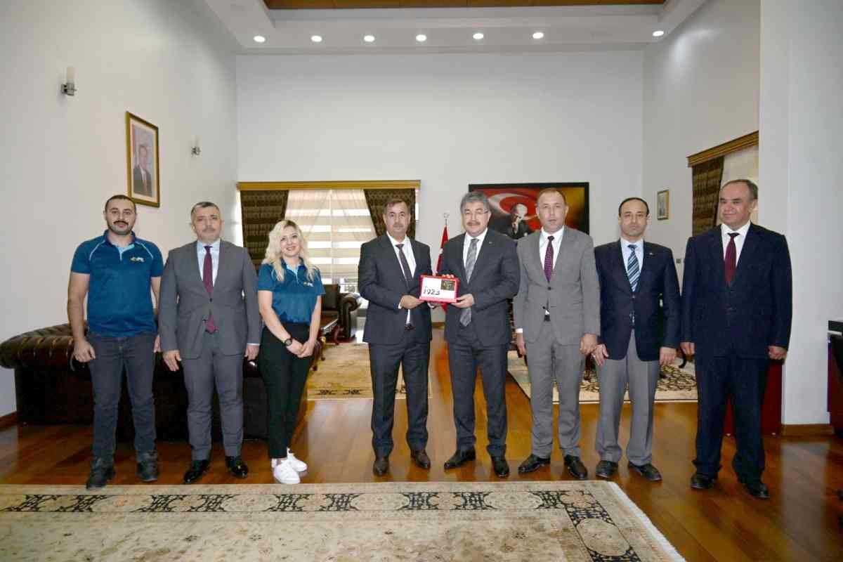 Vali Erdinç Yılmaz'a PTT'den ziyaret