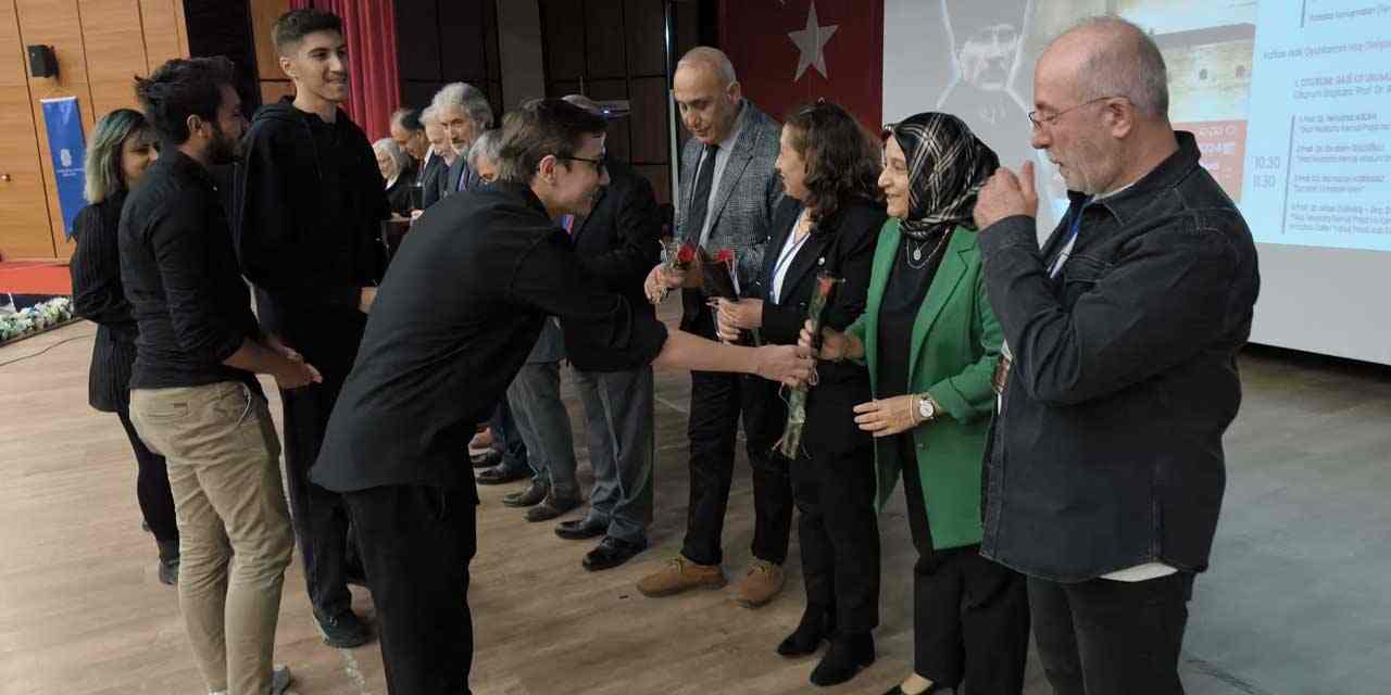 "Atatürk’ün Kars’ı ziyaretinin 100. Yılı ve Anadolu Zaferi” konulu sempozyum düzenlendi