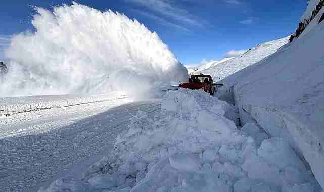 ardahan-artvin-karayoluna-cig-dustu-7119