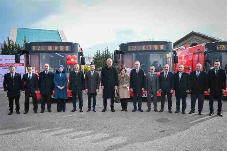 Ersoy, 10 gezici kütüphaneyi illerine uğurladı (7)