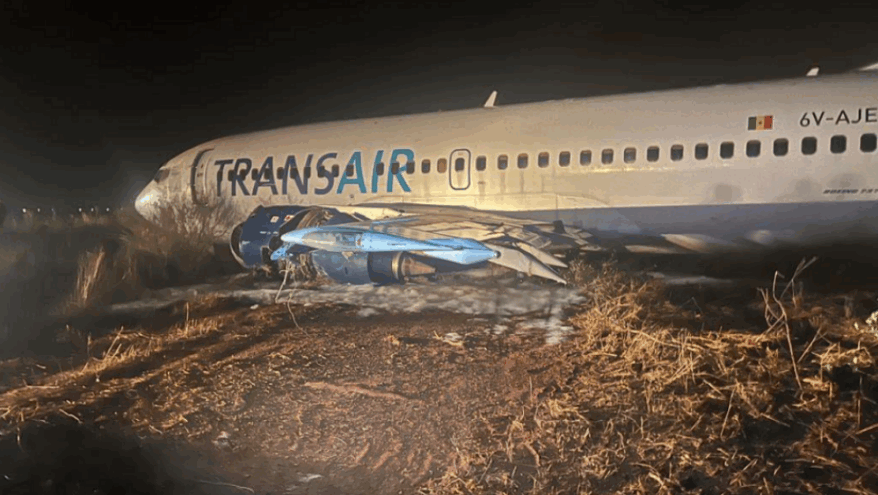 Senegal'de yolcu uçağı pistten çıktı
