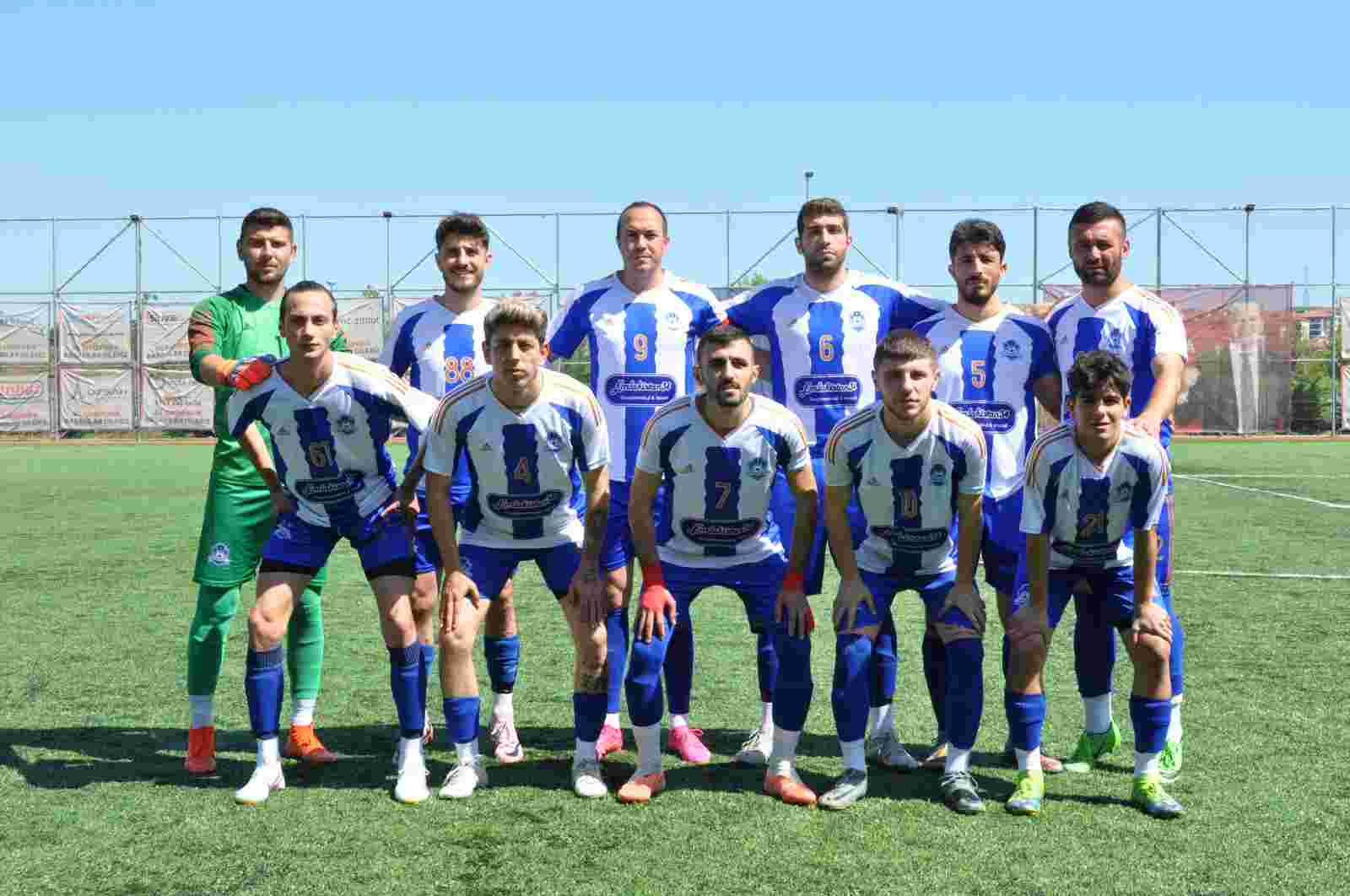 Kavaklıspor Atletik önünde