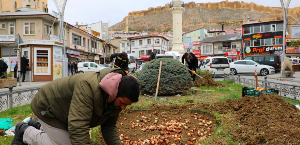 Bayburt Belediyesi çalışma temposunu düşürmüyor