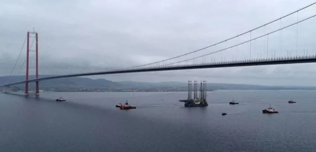 Çanakkale Boğazı’nda gemi arızası trafiği durdurdu