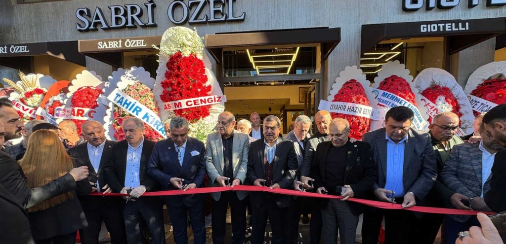 Sabri Özel & Gıotellı ,Rize’de açıldı