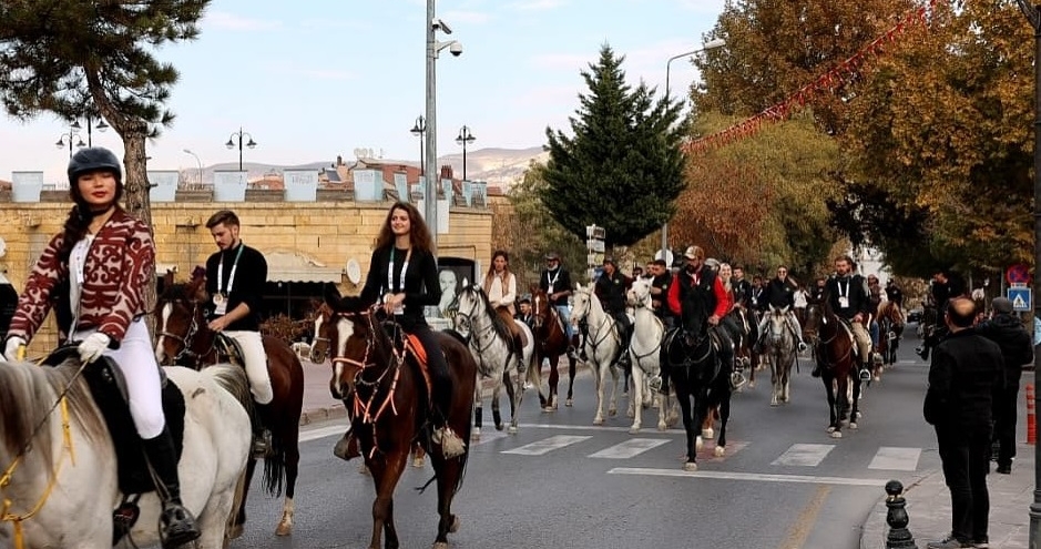 Türkiye’nin ilk at festivali Ürgüp’te başladı