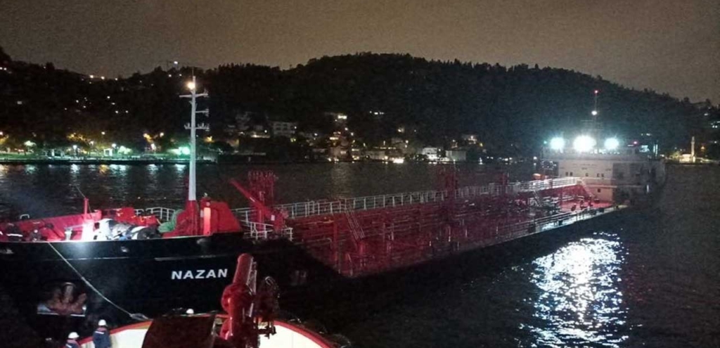 İstanbul Boğazı’nda arıza yapan tanker sebebiyle gemi trafiği çift yönlü olarak askıya alındı