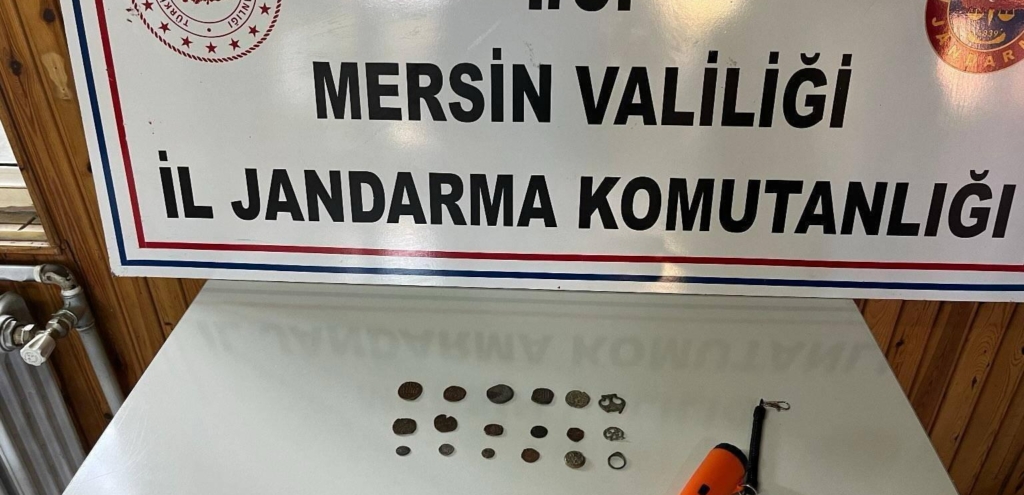 Mersin’de tarihi eser operasyonu: Jandarma 18 parça tarihi eşya ele geçirdi