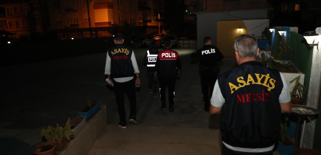 Mersin’de konaklama tesisine operasyon: Aranan şahıs yakalandı