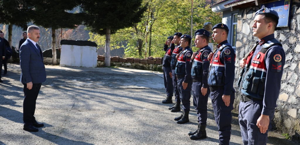 Artvin Valisi Ergün, Gürcistan sınırındaki “Camili Havzası’ndaki” köylerde incelemelerde bulundu