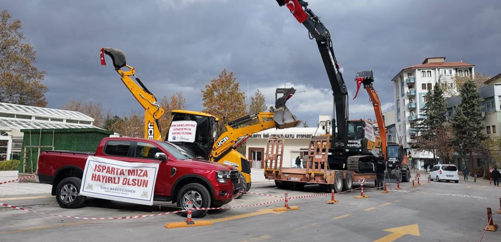 Başkan Başdeğirmen’den Isparta’ya 5 yeni araç