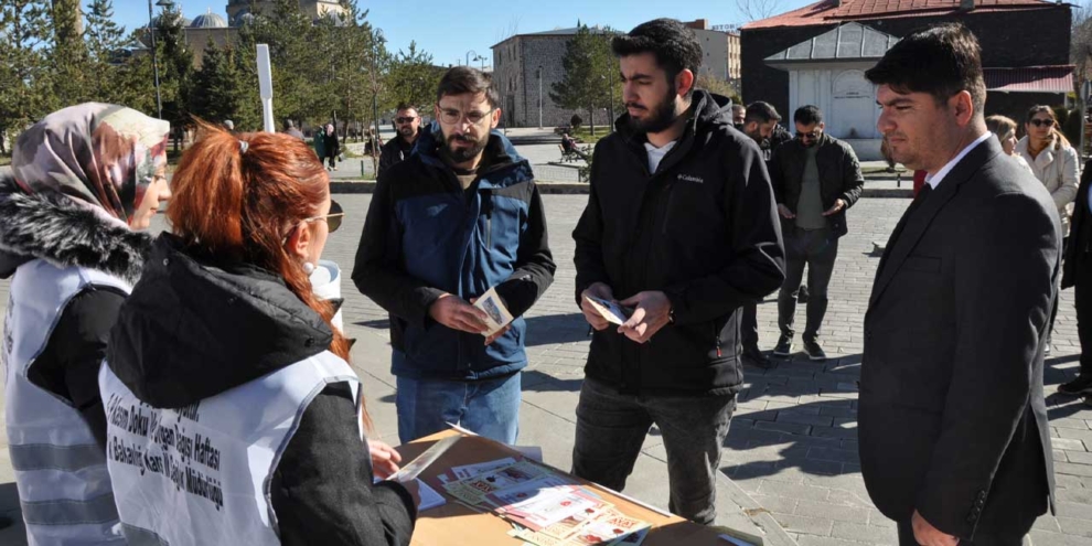 Kars’ta organ bağışı farkındalık standı kuruldu